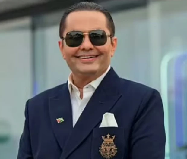 যে ছেলে একসময় টিফিনের টাকাও জোগাড় করতে পারত না, আজ দুবাইয়ে ২০ হাজার কোটির মালিক